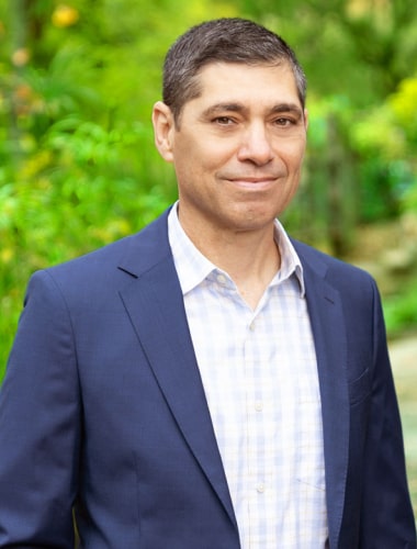 eduardo flores of counsel attorney at lincoln goldfinch law firm