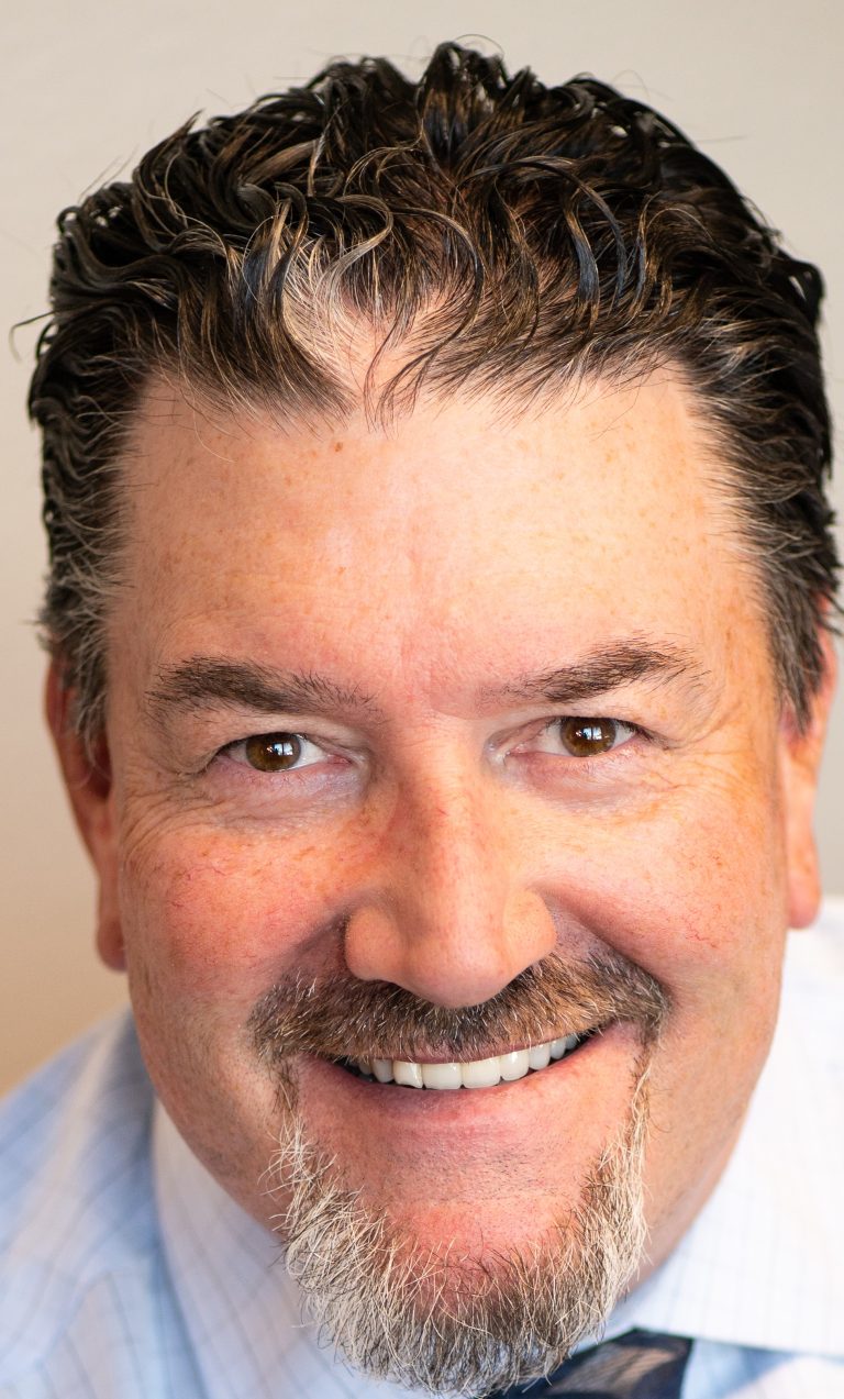 Mike Amthor 768x1273